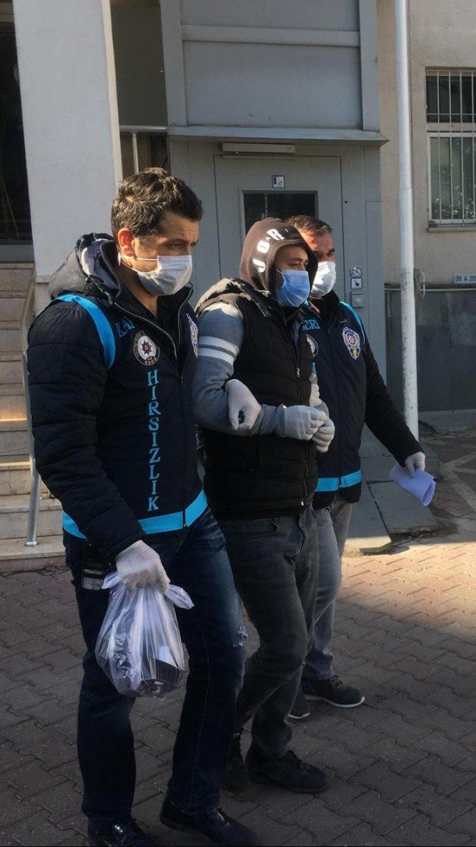 Kayseri'de 21 araçtan hırsızlık yaptı, yakalanınca pişkinliğiyle şaşırttı