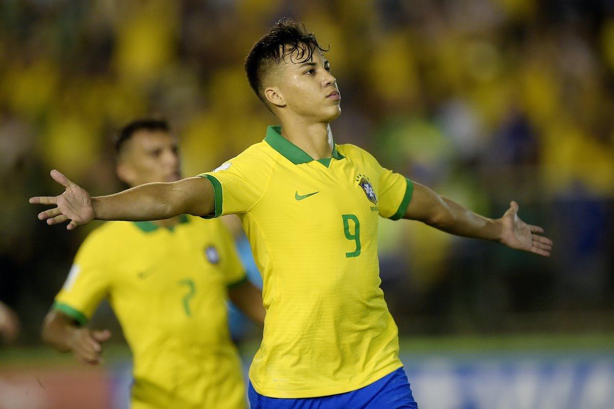 Fenerbahçe'nin hedefi Santoslu Kaio Jorge