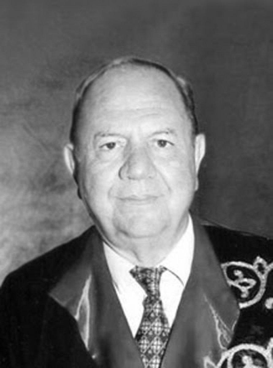 Asım Cenani hayatını kaybetti.