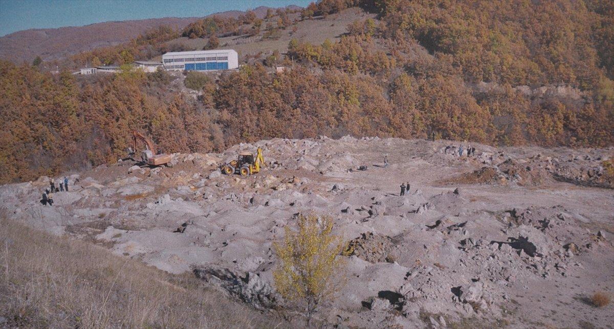 Eski uydu görüntüleriyle Kosova'daki savaştan kalma toplu mezar bulundu