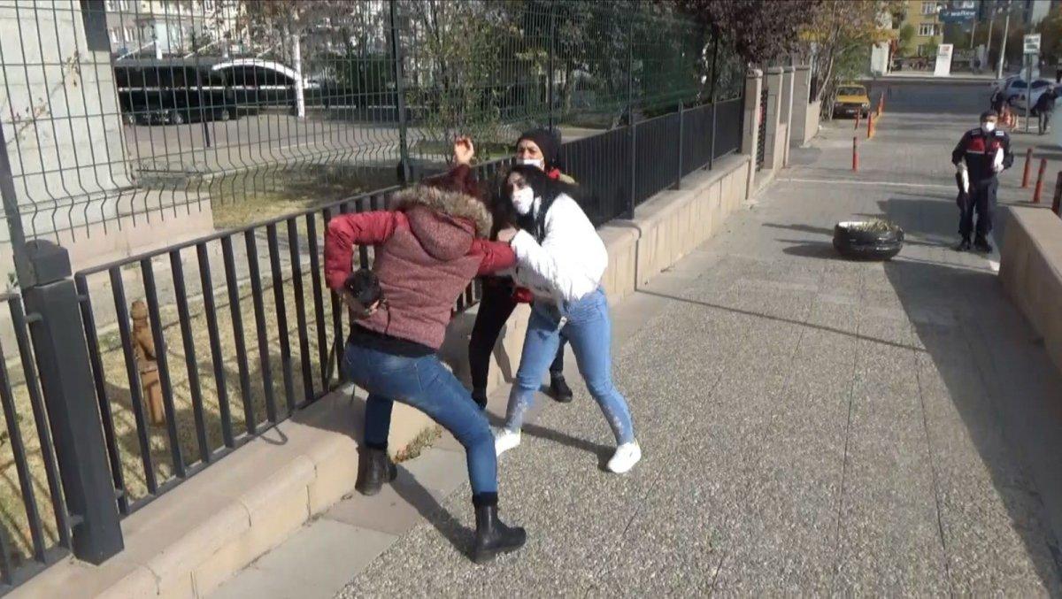 kadın muhabire saldırı