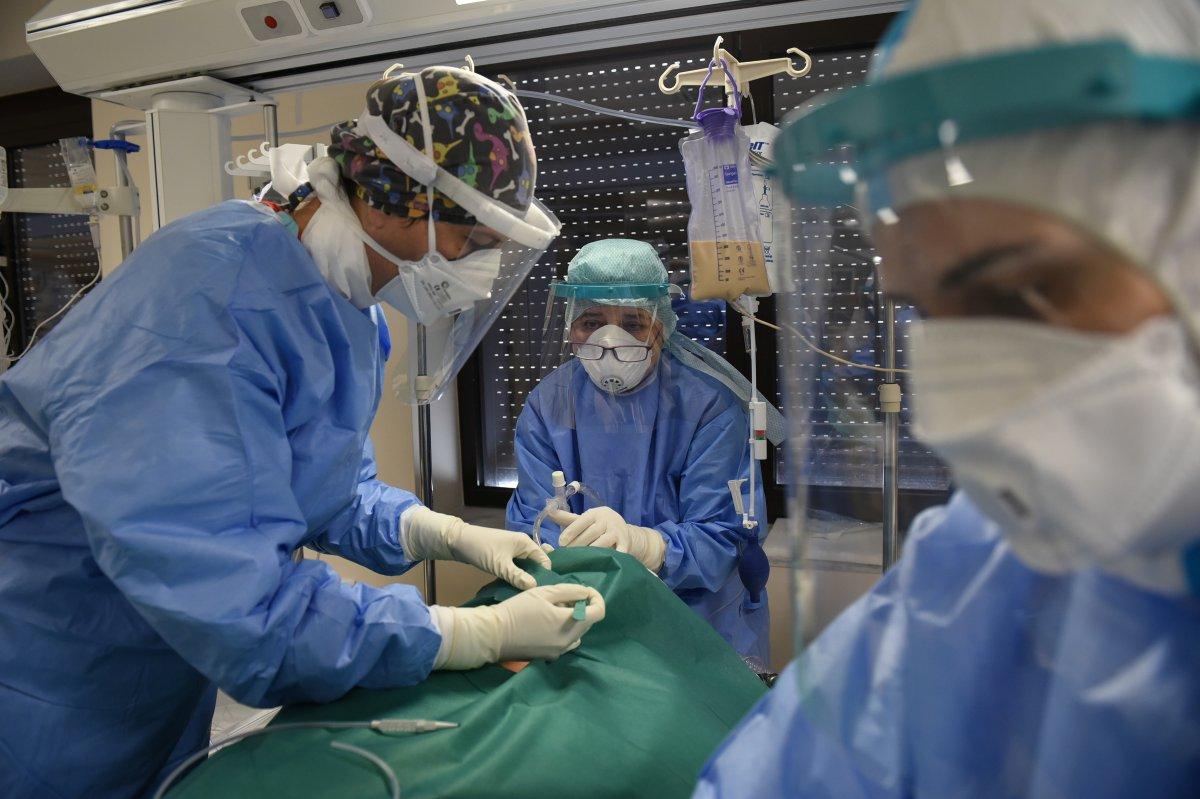 Yunanistan’da yoğun bakım servisleri dolmak üzere