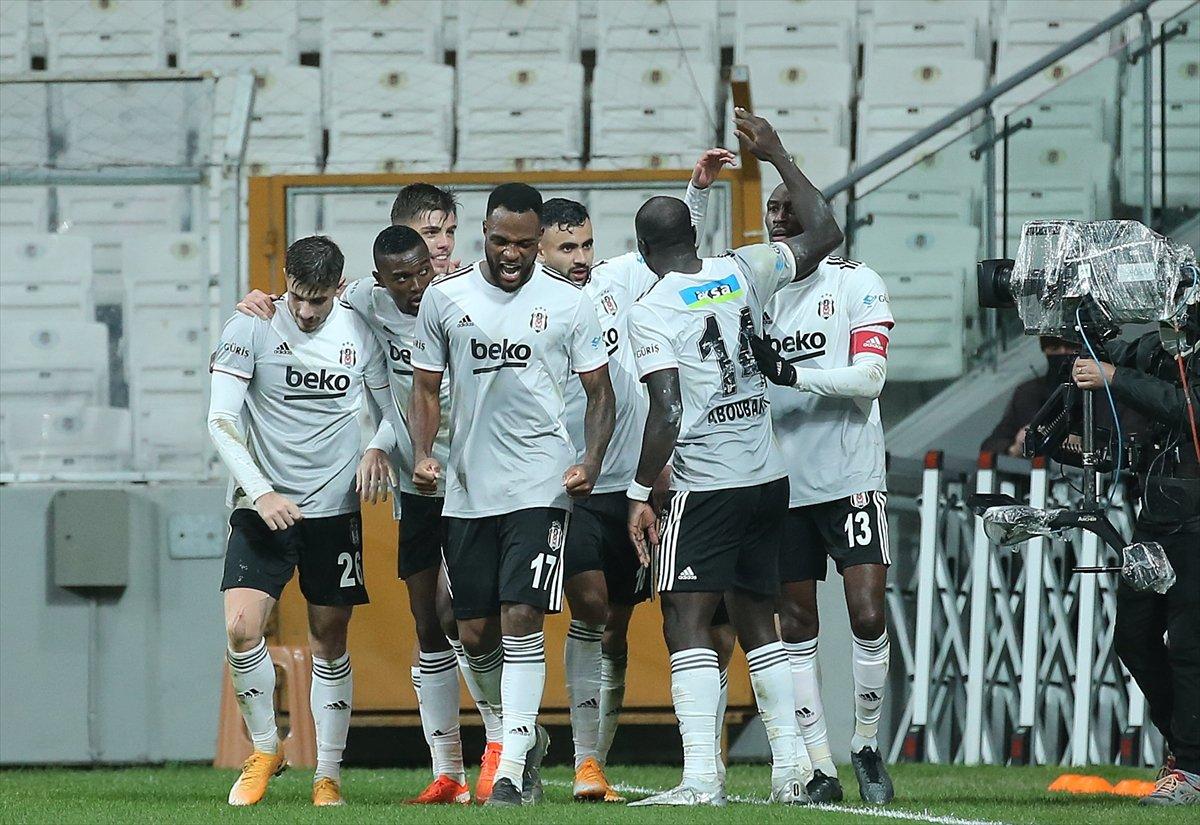 Beşiktaş, derbi öncesi Başakşehir'i 3-2 yendi