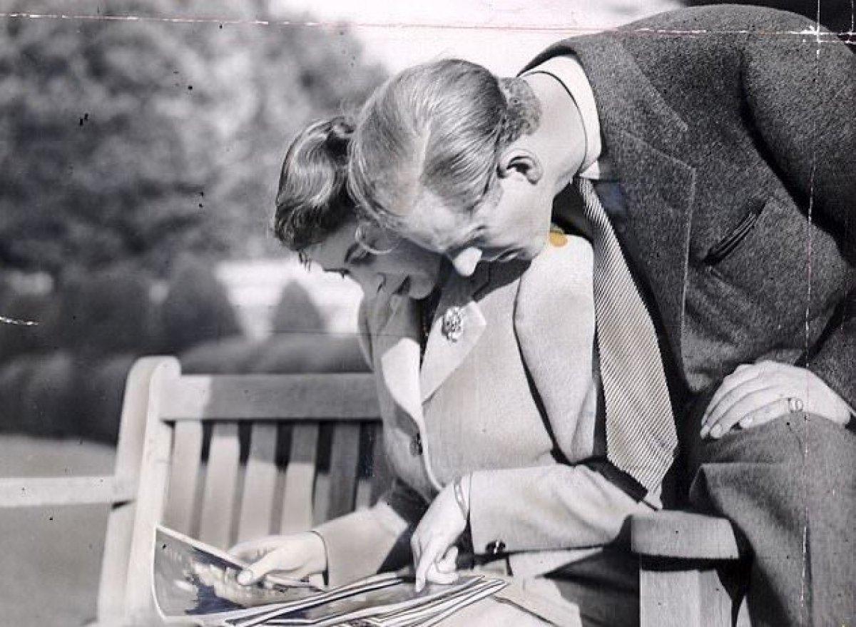 İngiltere Kraliçesi 2. Elizabeth'in evliliğinin 73. yılı, karantinada geçti