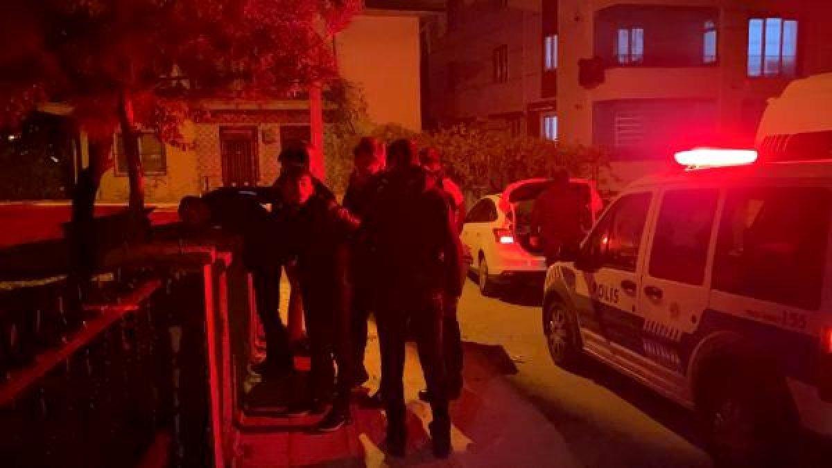 Çorum'da kısıtlamayı ihlal eden 2 kişi, tabanca ve bıçakla yakalandı