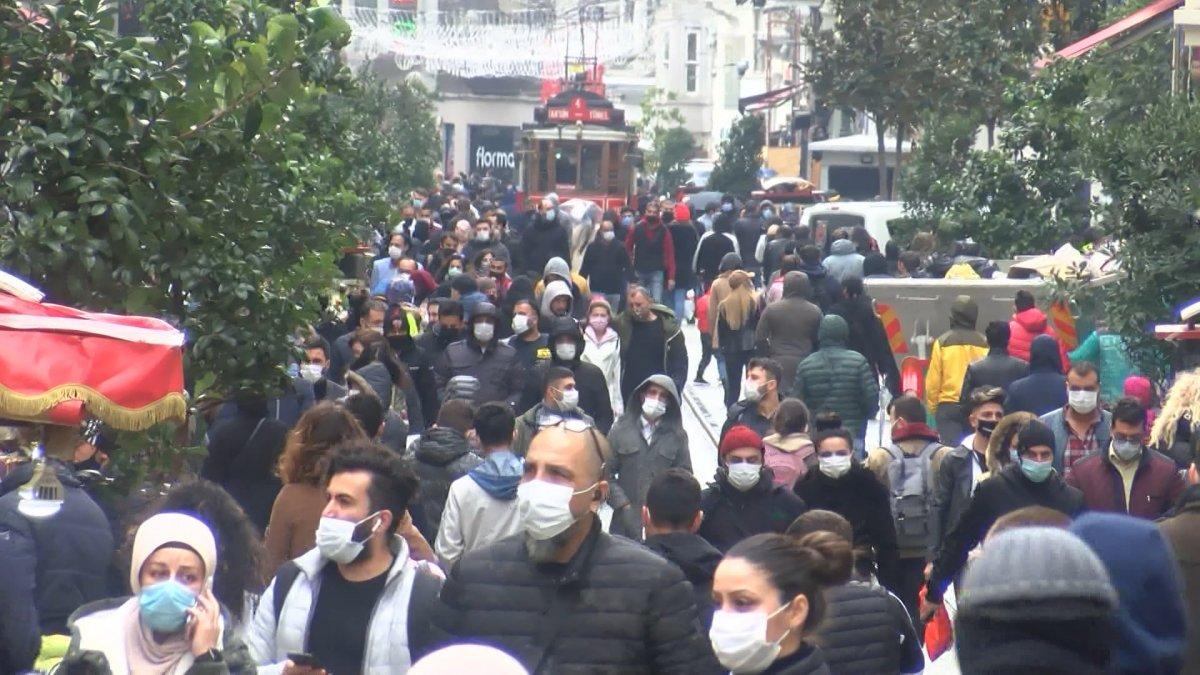 İstiklal Caddesi'nde yine yoğunluk oluştu