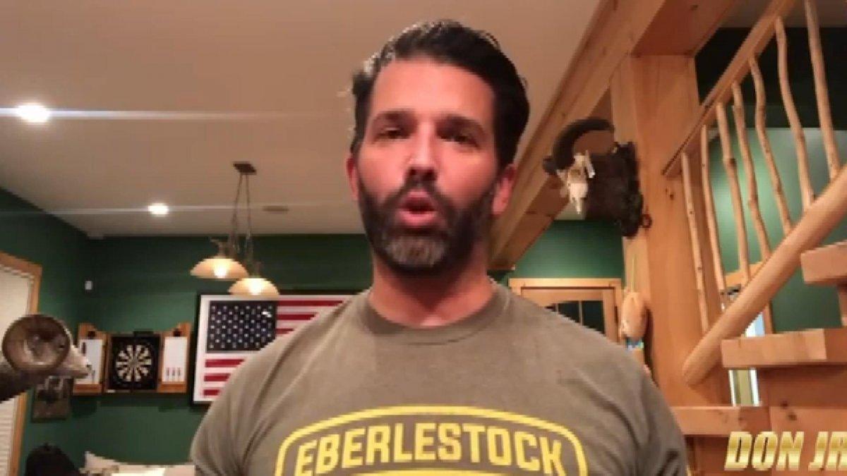 ABD Başkanı’nın oğlu Trump Jr, karantinada silah temizliyor