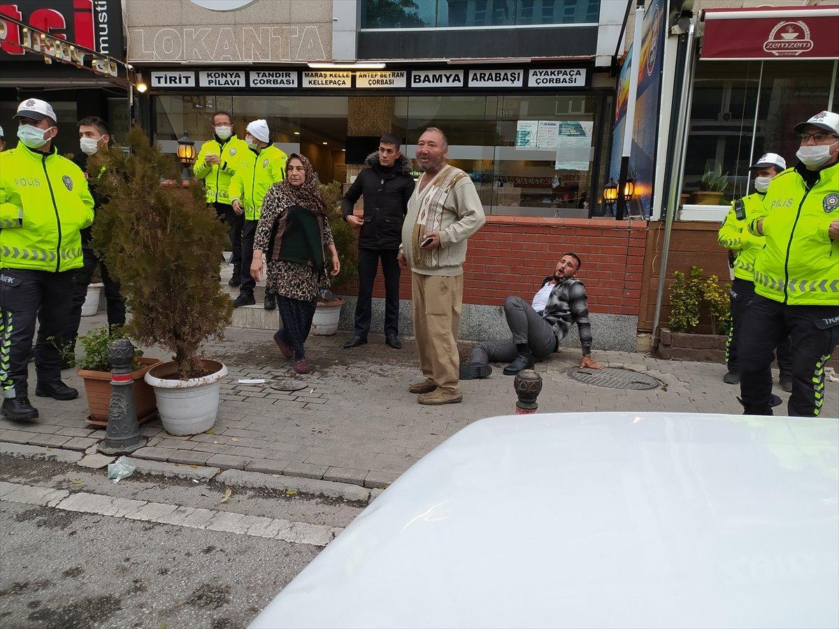 Konya'da servis isteyen müşterilerle garson arasında kavga