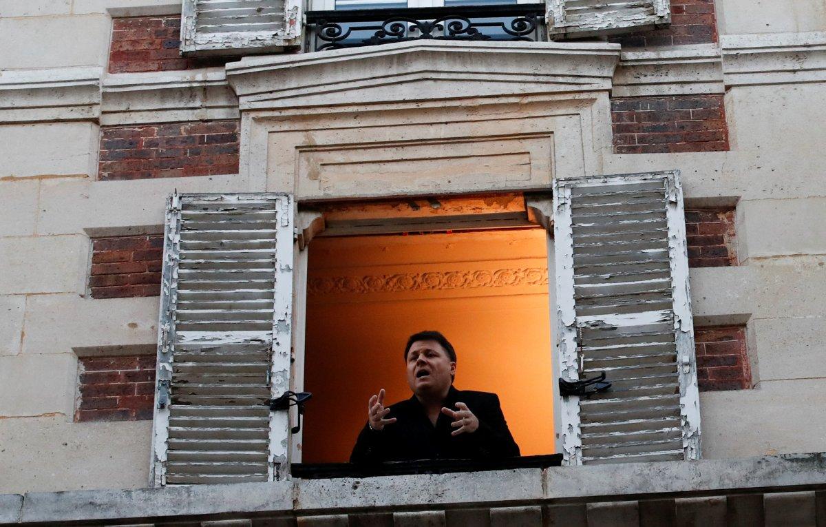 Fransızlara akıl sağlığı uyarısı: Sürekli haber izlemeyin