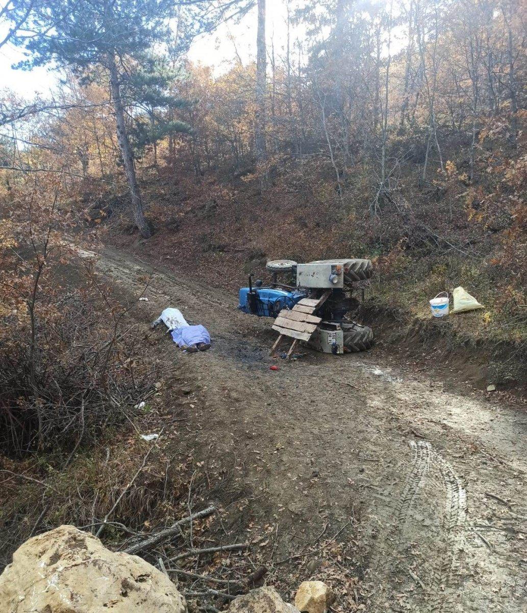 Sakarya'da mantar toplamaya giden ailenin traktörü devrildi: 2 ölü, 1 yaralı