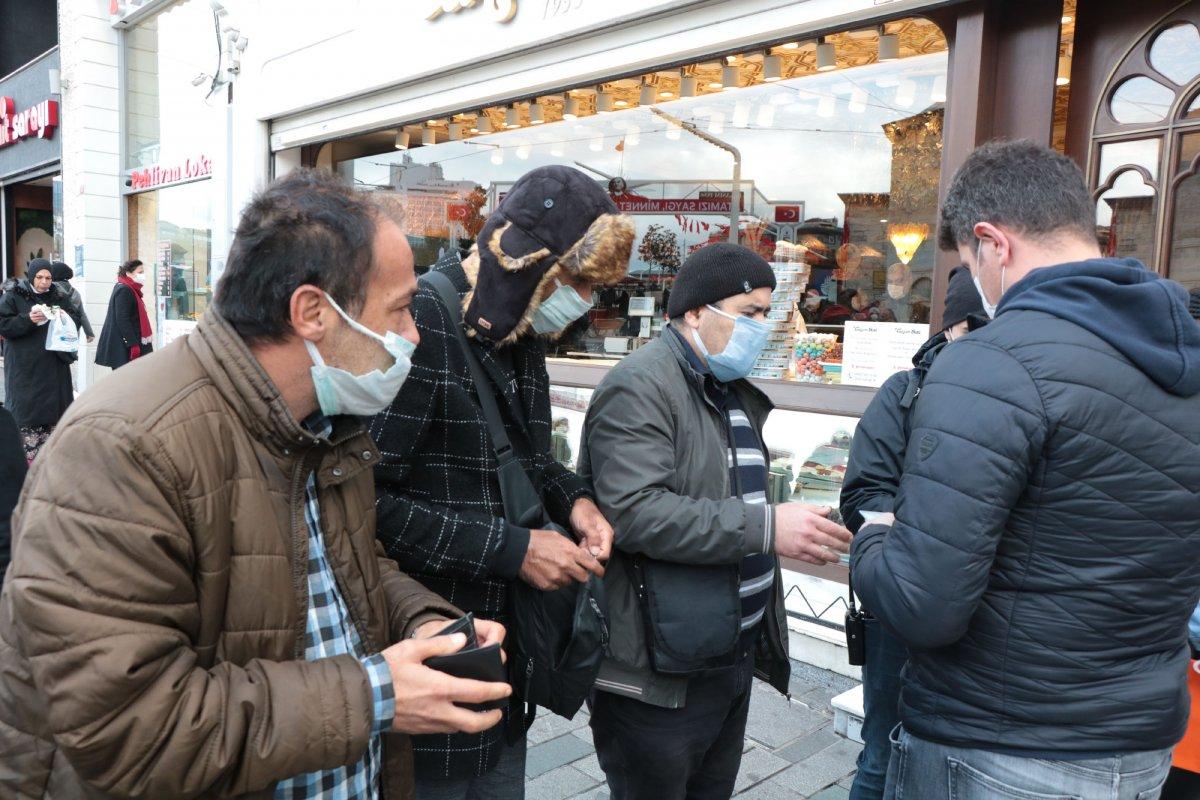 İstiklal Caddesi'nde yine yoğunluk oluştu