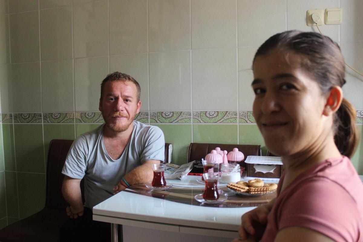 Bursa'da cüce çiftin yüzünü Başkan Alinur Aktaş güldürdü