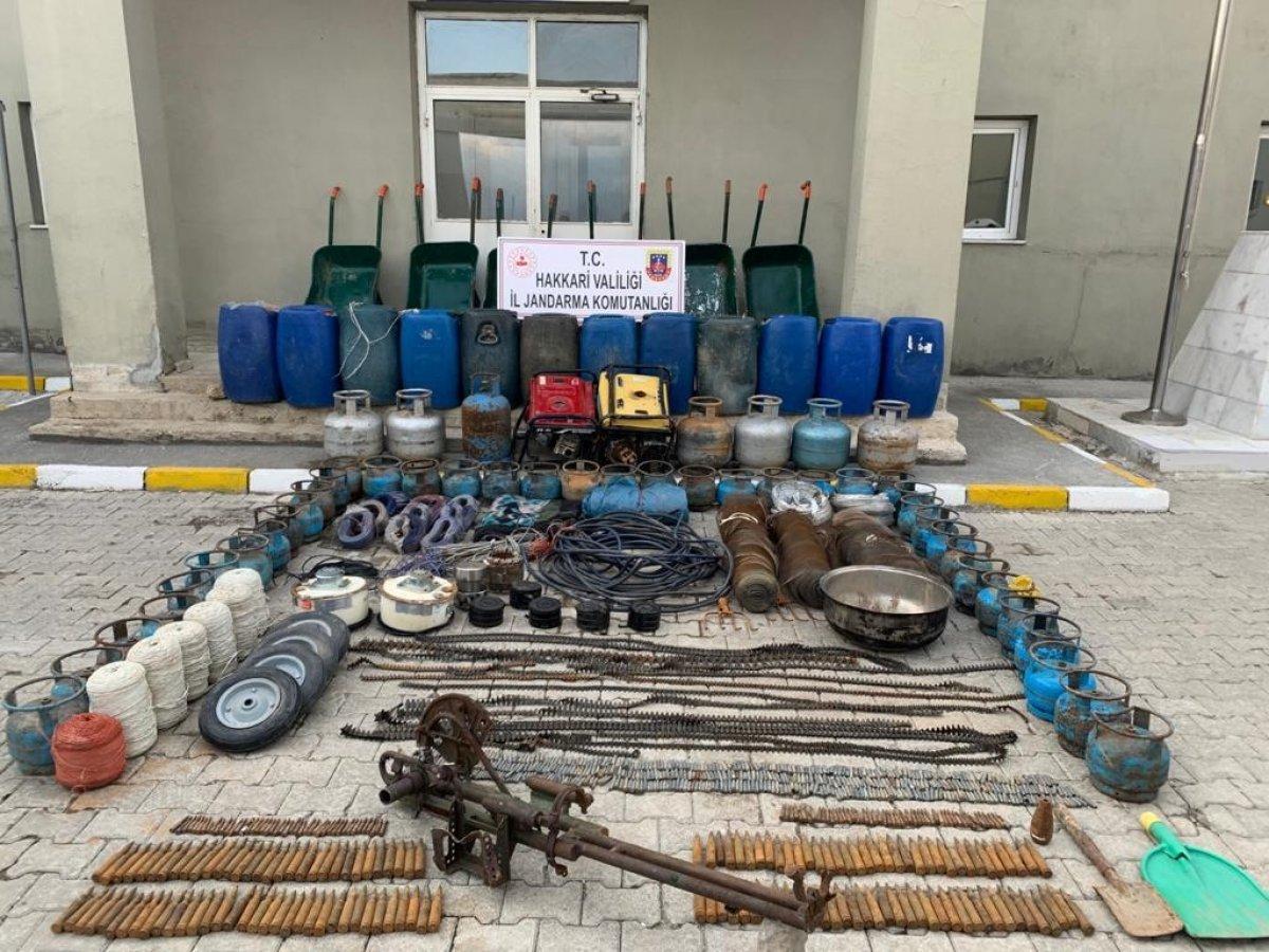 Hakkari'de terör örgütü PKK'ya ağır darbe