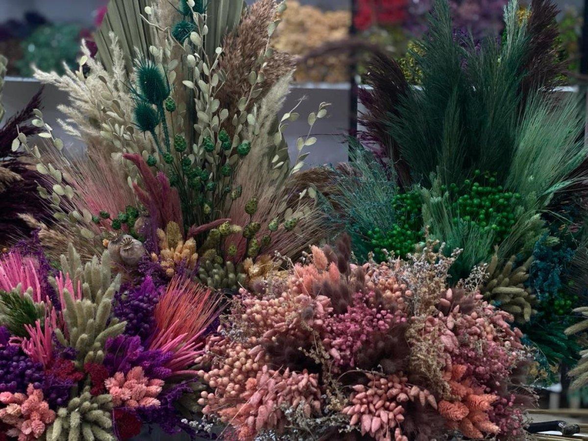 Toroslardan toplanan kurutulmuş çiçekler ihraç ediliyor