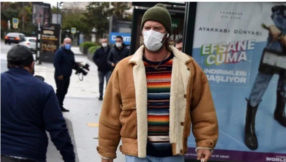 Kıvanç Tatlıtuğ kazağı yok sattı