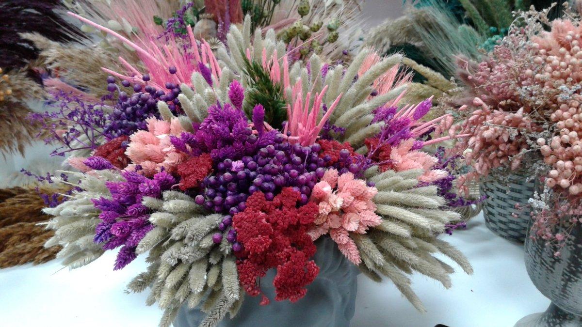 Toroslardan toplanan kurutulmuş çiçekler ihraç ediliyor