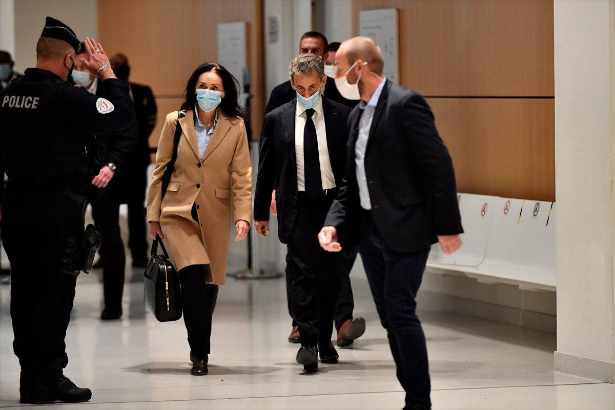 Nicolas Sarkozy, hakim karşısına çıktı