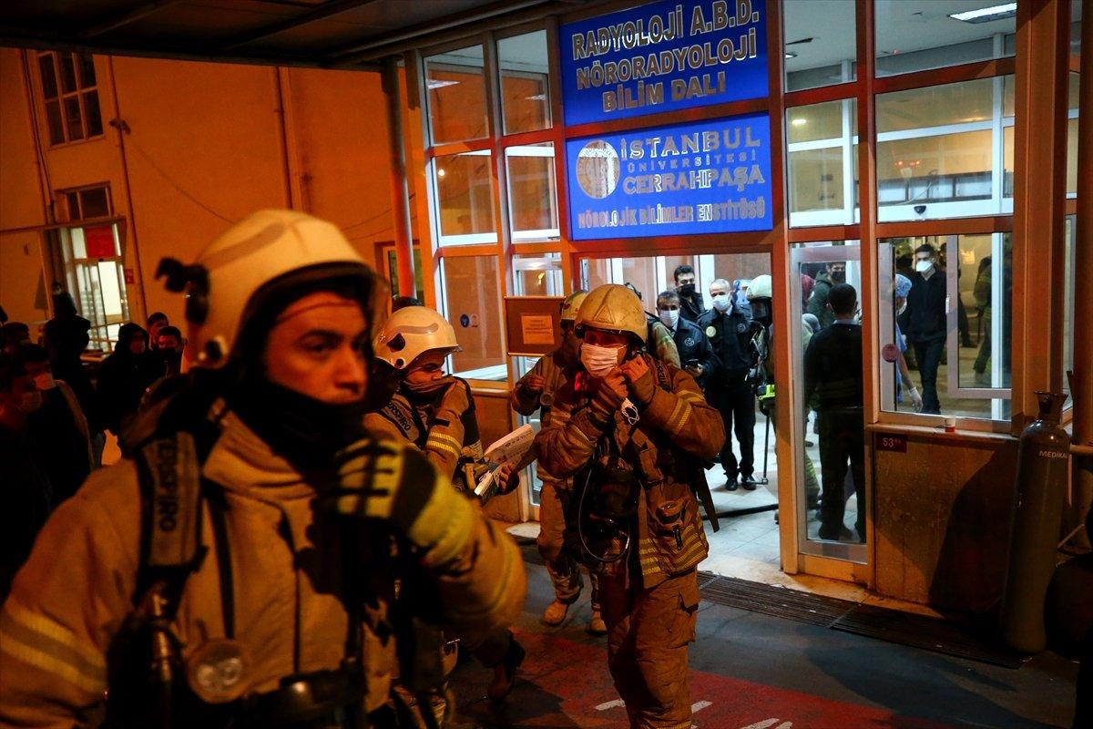 Cerrahpaşa Hastanesi'nde yangın çıktı