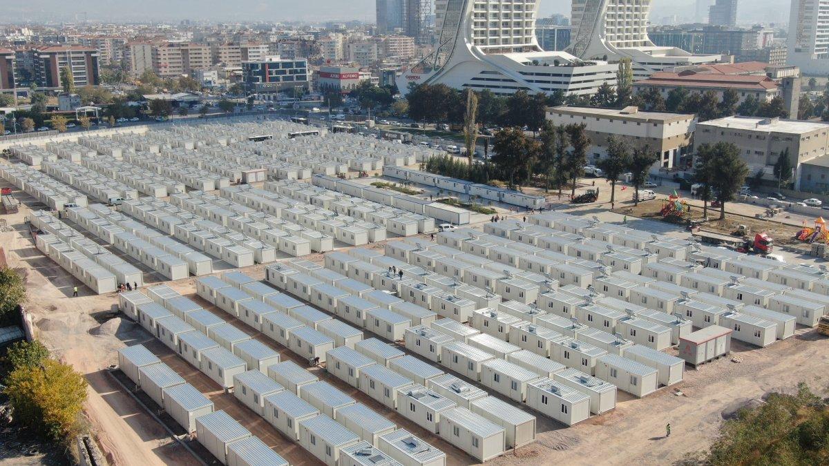 İzmir'de konteyner kente ilk depremzedeler yerleştirildi
