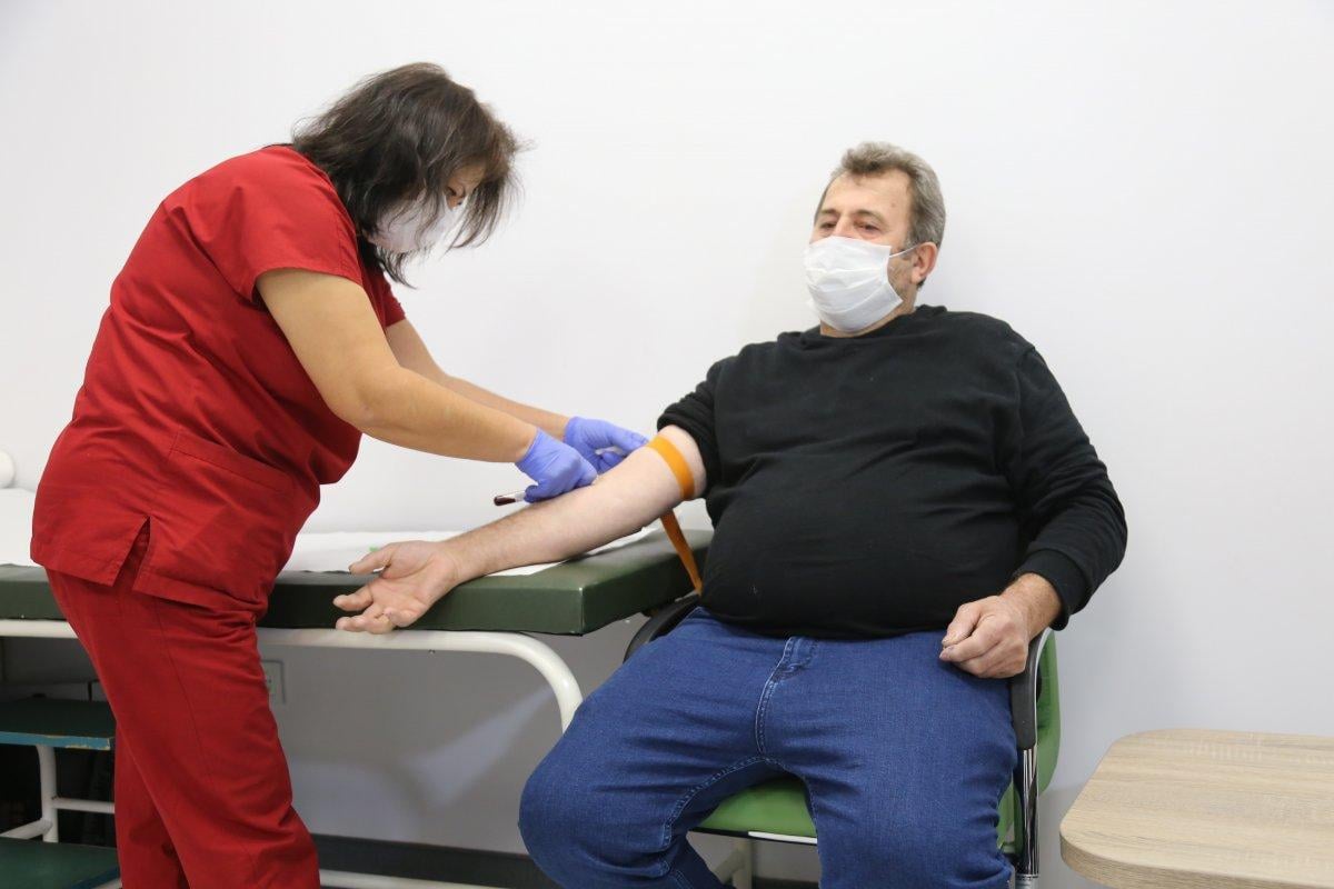 Çin'in ürettiği korona aşısı Kocaeli'de gönüllülere uygulanmaya başlandı