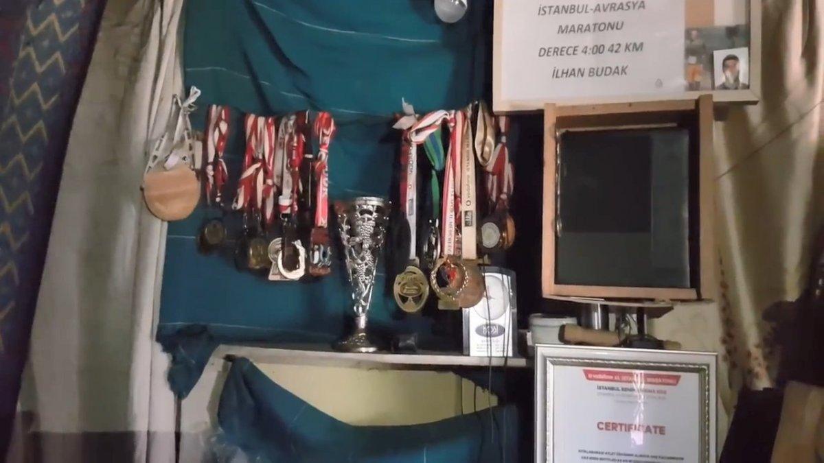 Bursa'da 7 yıldır dağda yaşayan adam, olanı biteni gelenlerden öğreniyor