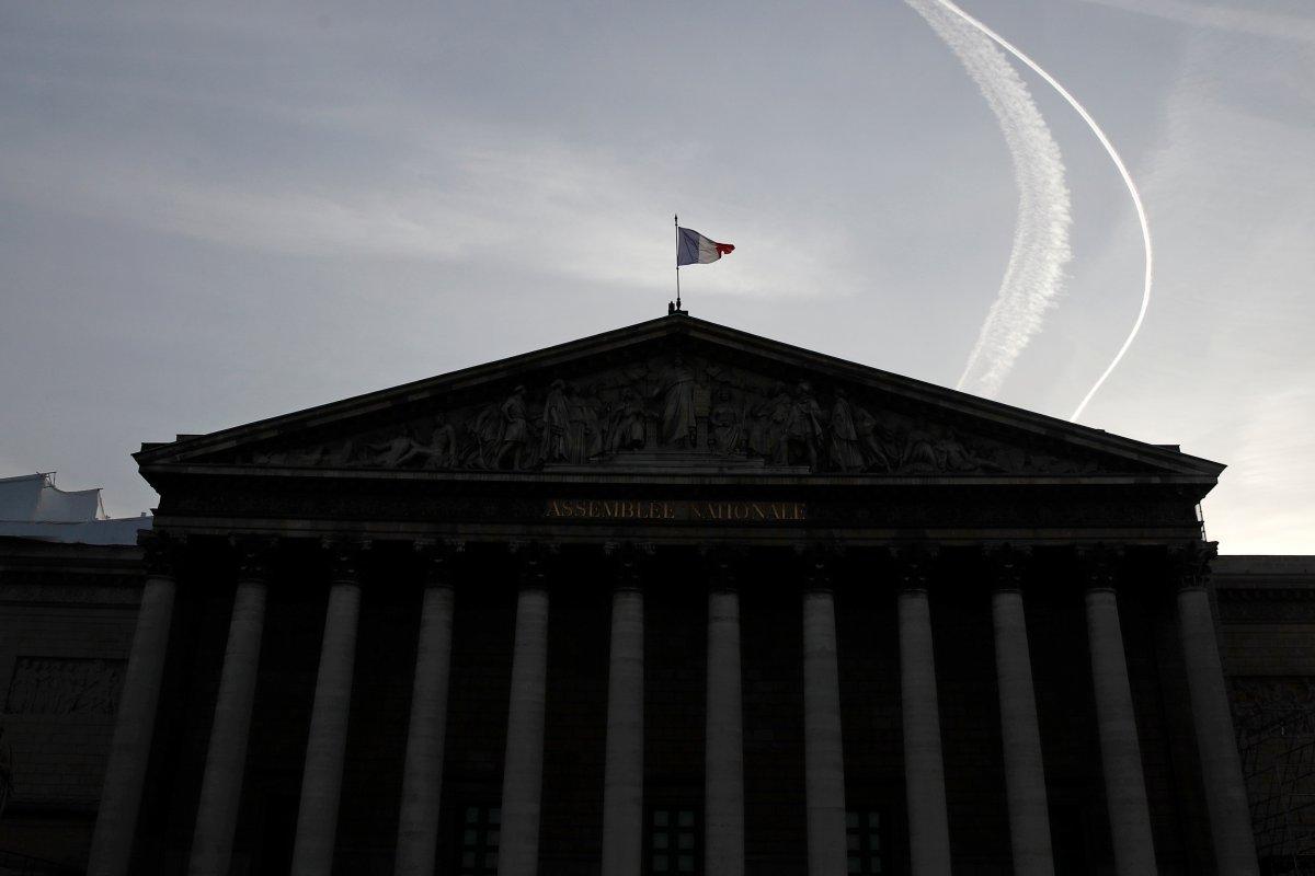 Fransa'da tartışmalı güvenlik yasa tasarısı kabul edildi