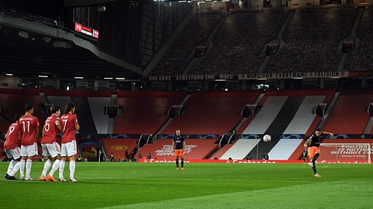 Deniz Türüç Manchester United'ın serisini bitirdi