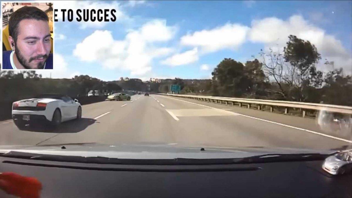 Enes Batur'un 2 yıl önce kaza yapanlarla dalga geçtiği video gündeme geldi