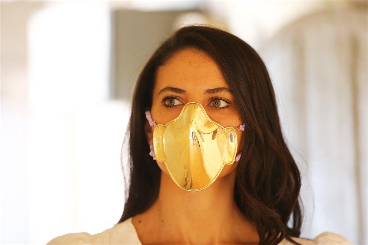 altın ve gümüş maske
