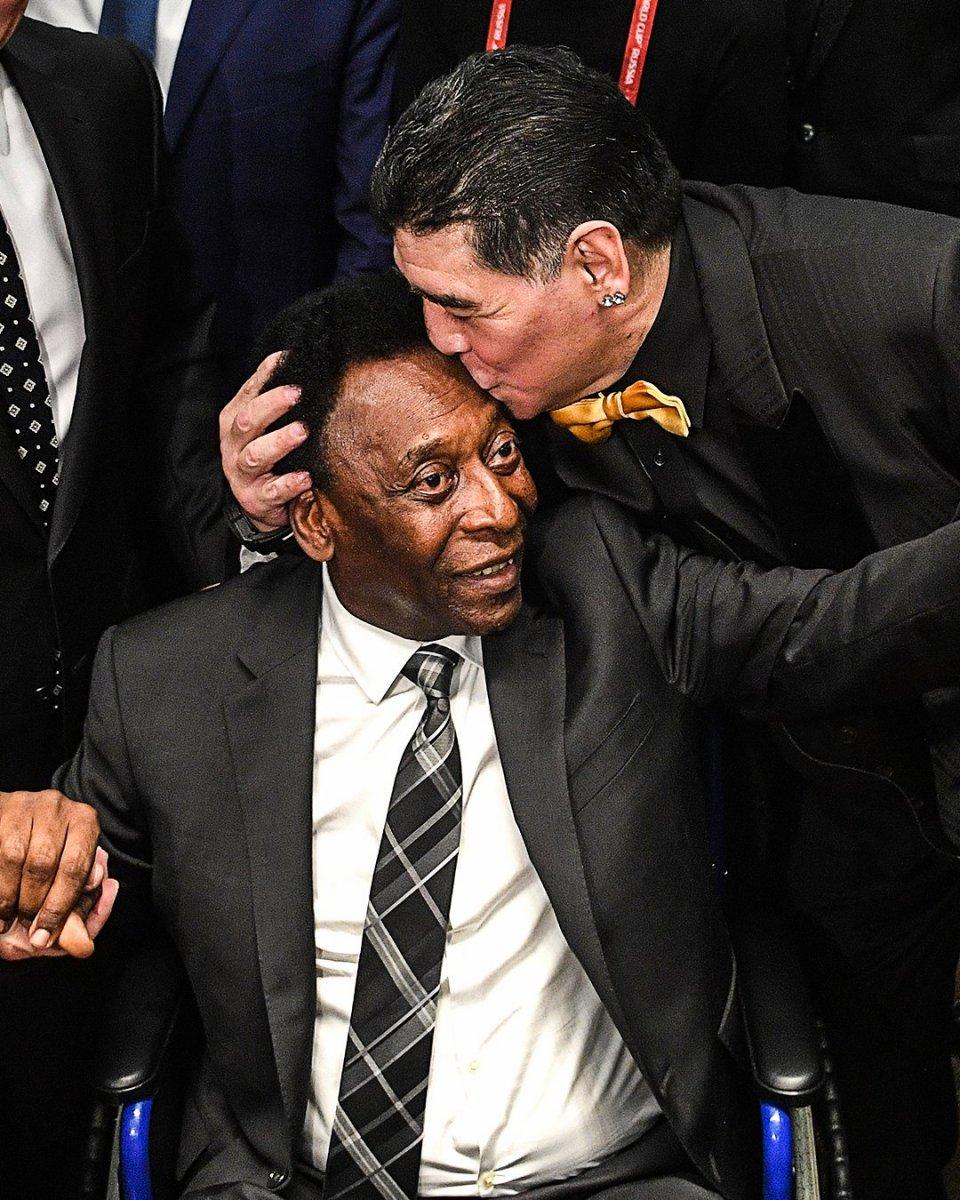 Pele'den Maradona için başsağlığı mesajı