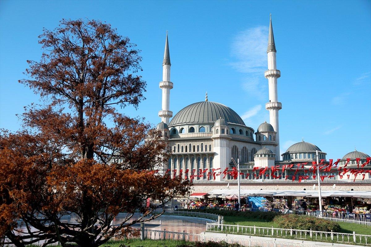 Taksim Camii