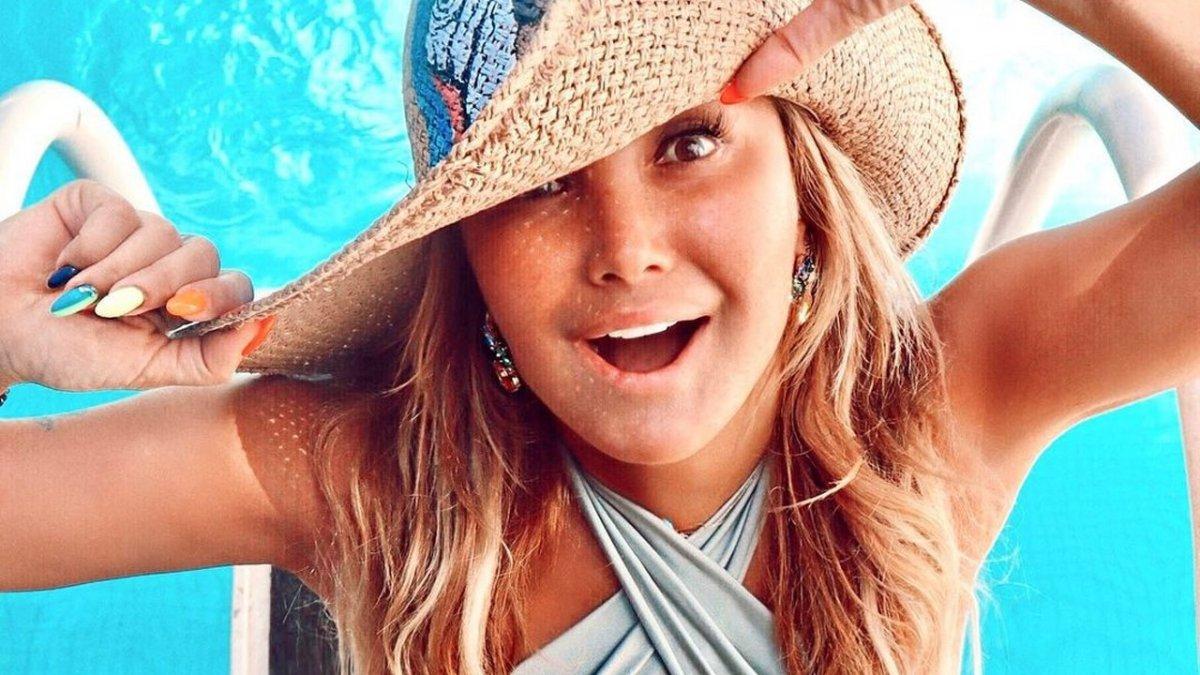 Yonca Evcimik kimdir, kaç yaşında? Yonca Evcimik'in tartışma yaratan 'Ayıp Şeyler' şarkı sözleri