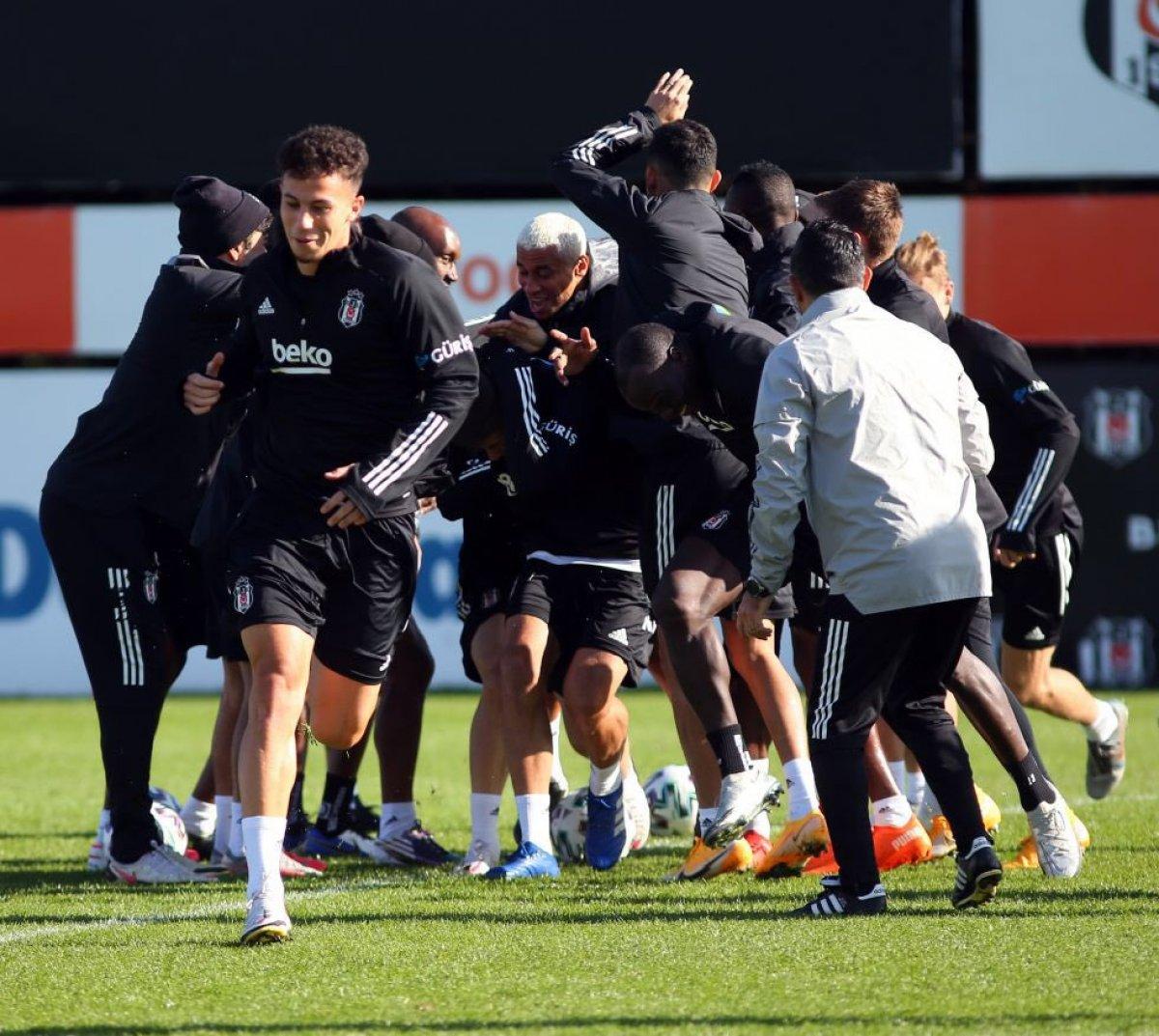 Beşiktaş'ta Welinton ve Hasic idmana katıldı