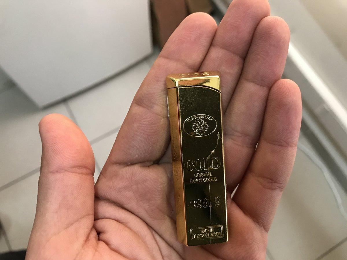 Mersin'de sarı renkli çakmak, külçe altın diye satıldı