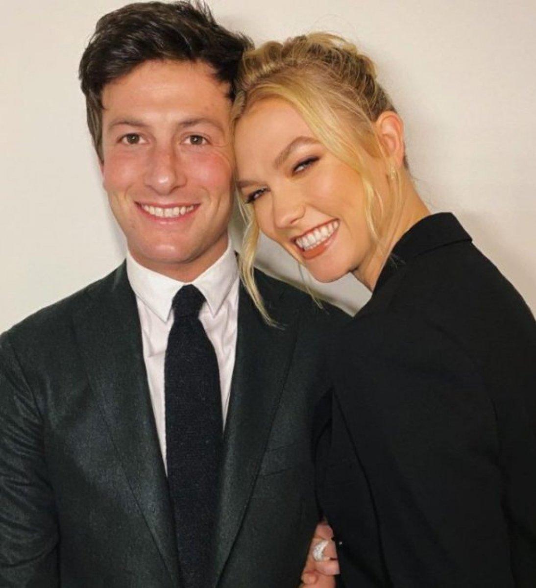 Karlie Kloss’tan ilk hamilelik pozu