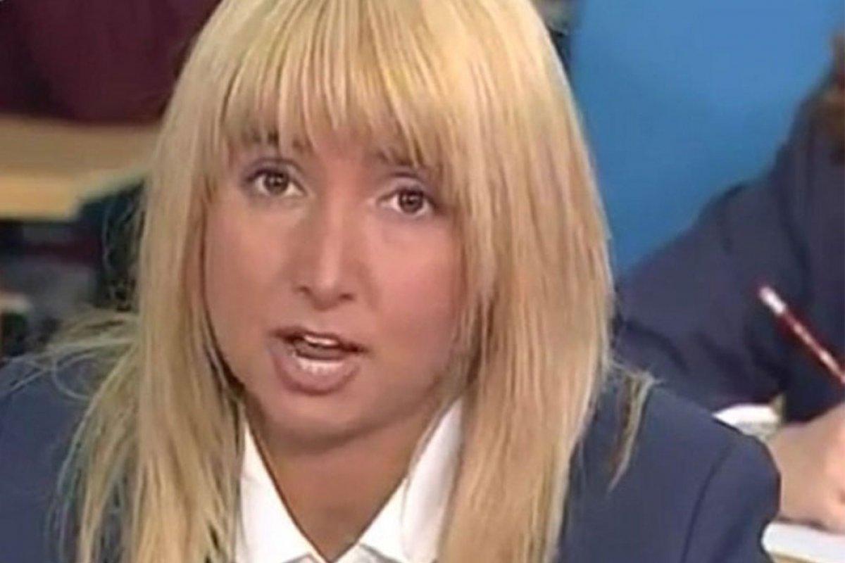 Yonca Evcimik kimdir, kaç yaşında? Yonca Evcimik'in tartışma yaratan 'Ayıp Şeyler' şarkı sözleri