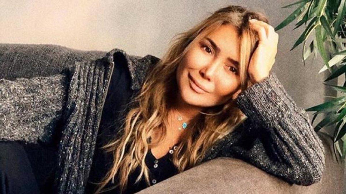 Yonca Evcimik kimdir, kaç yaşında? Yonca Evcimik'in tartışma yaratan 'Ayıp Şeyler' şarkı sözleri