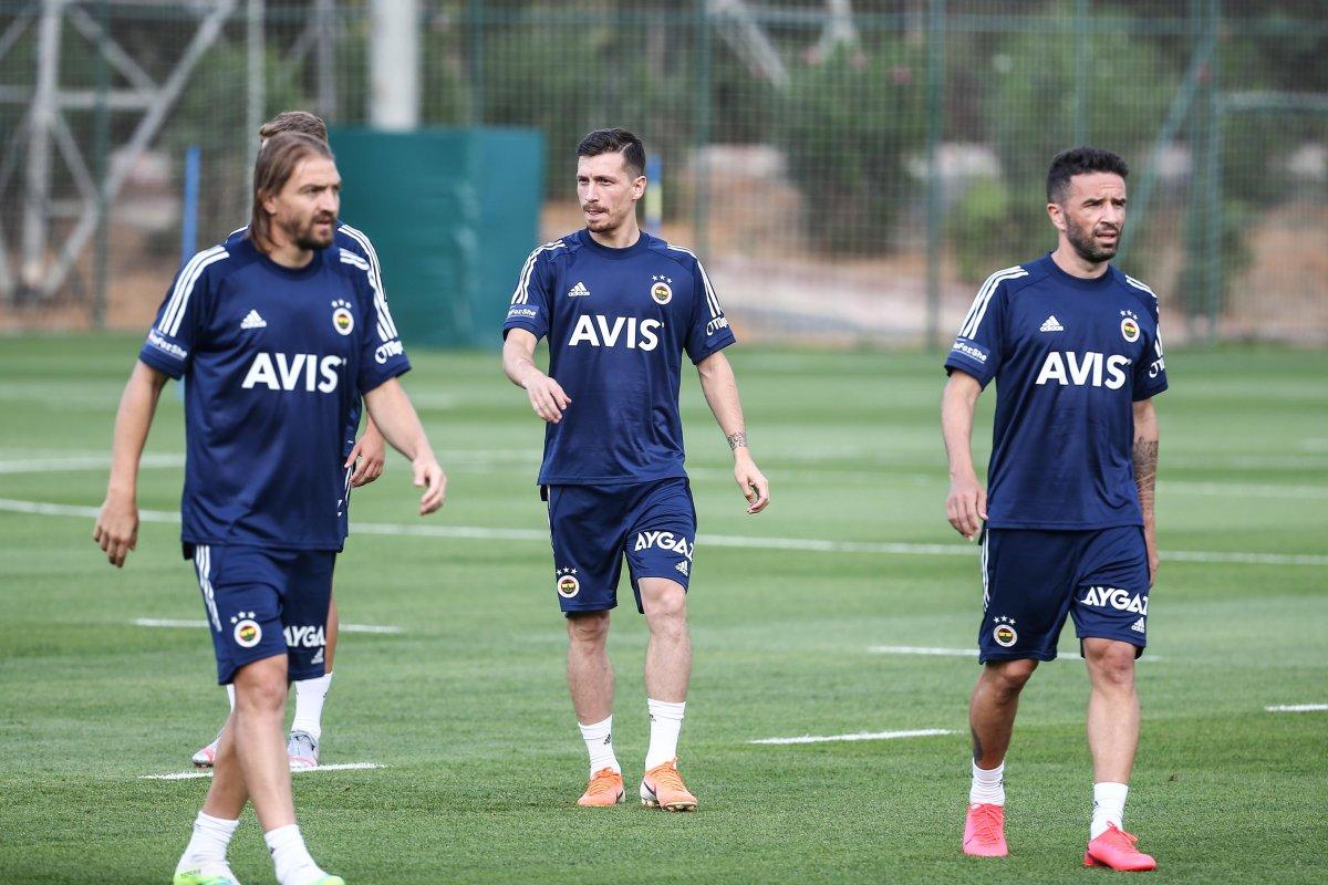 Gökhan Gönül ve Diego Perotti'nin son durumu