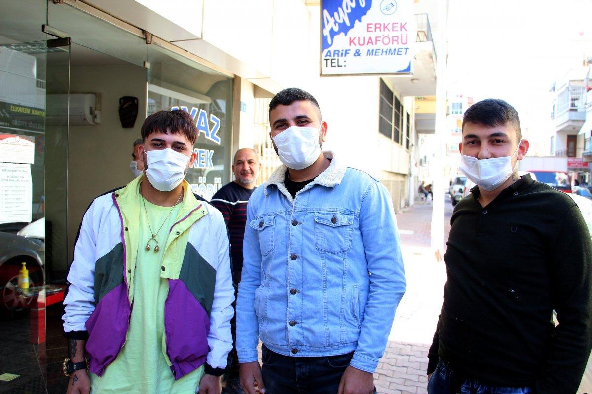 Antalya’da marketten hırsızlık yapan şüpheliyi tekmeyle durdurdu