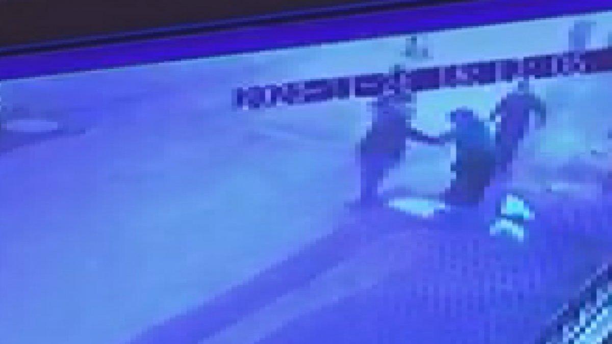 Maltepe'de alışverişten dönen kadın saldırıya uğradı