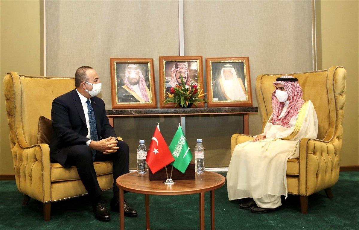 Çavuşoğlu, Suudi mevkidaşı Al Saud ile görüştü