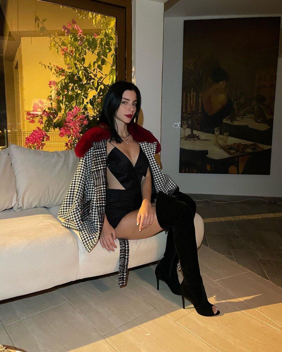 Merve Boluğur'dan cesur pozlar