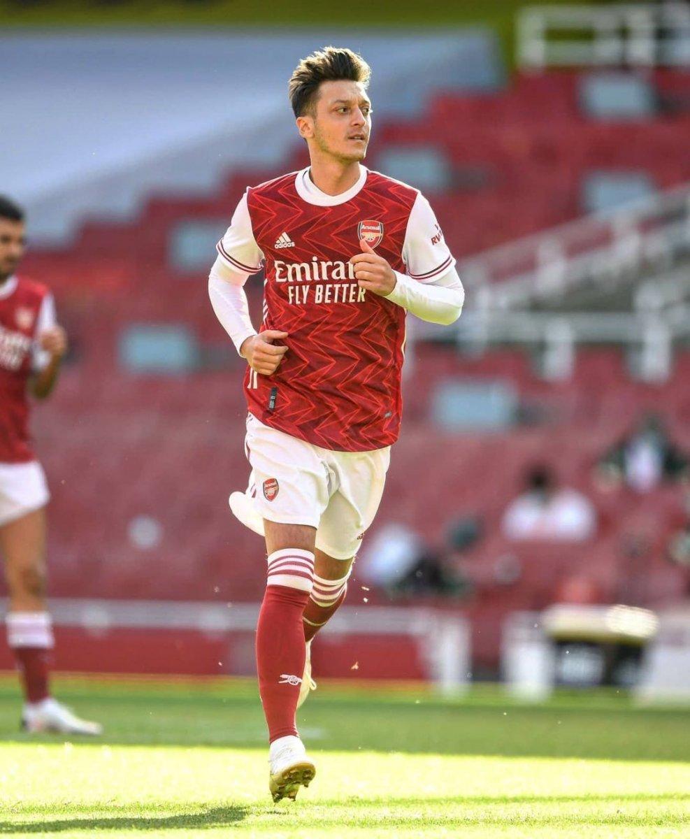 Mesut Özil: Ne zaman gideceğime ben karar veririm