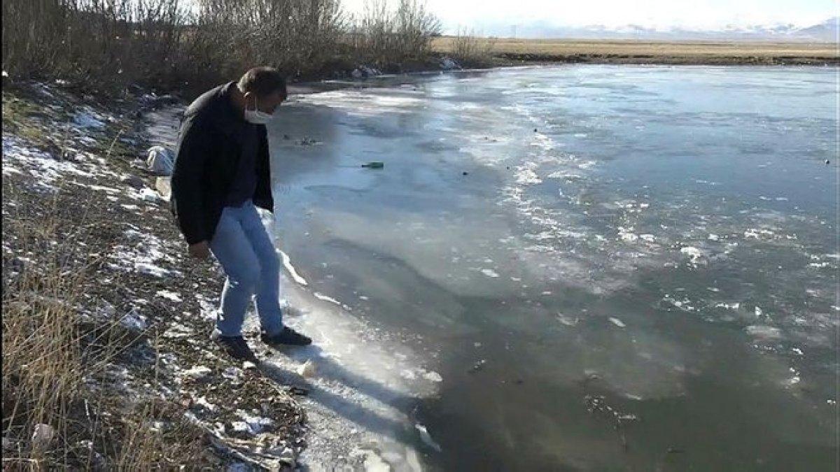Ardahan'da Kura Nehri'nin yüzeyi buz tuttu