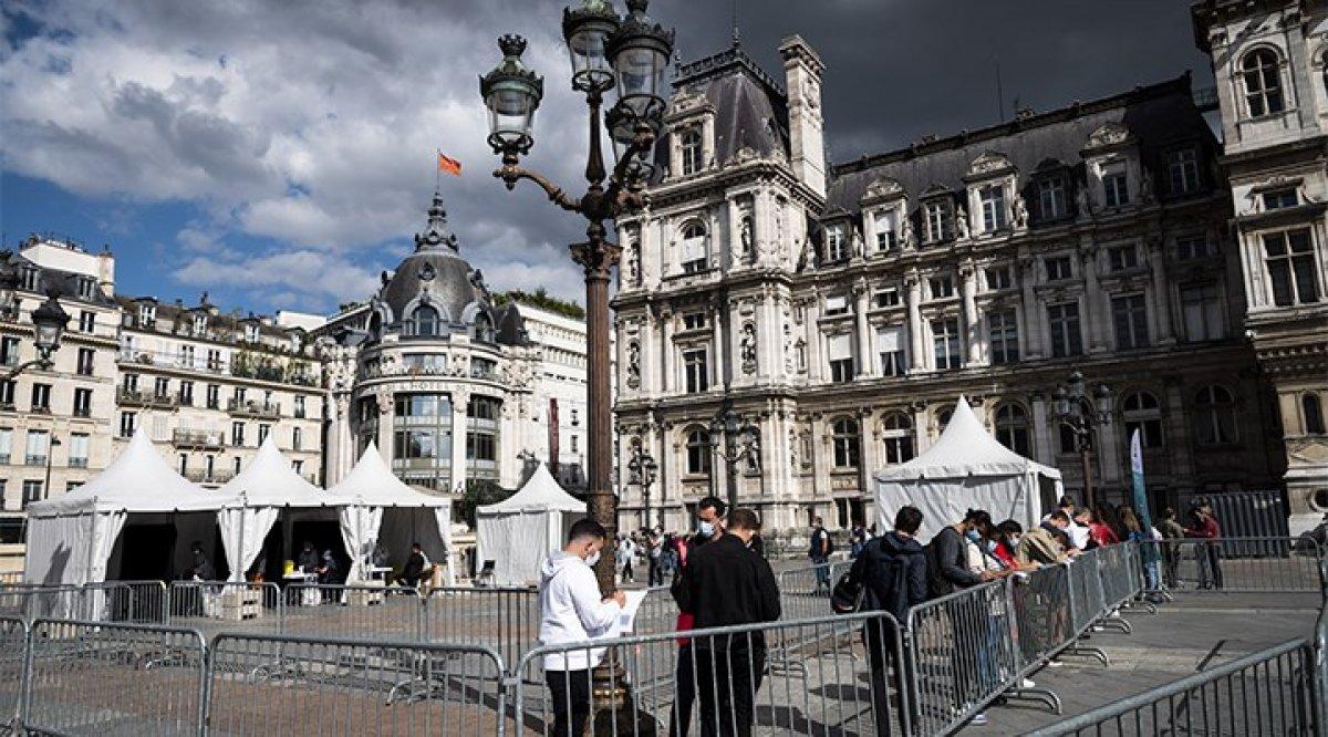 Fransa'da 24 saatte, 396 kişi yaşamını yitirdi