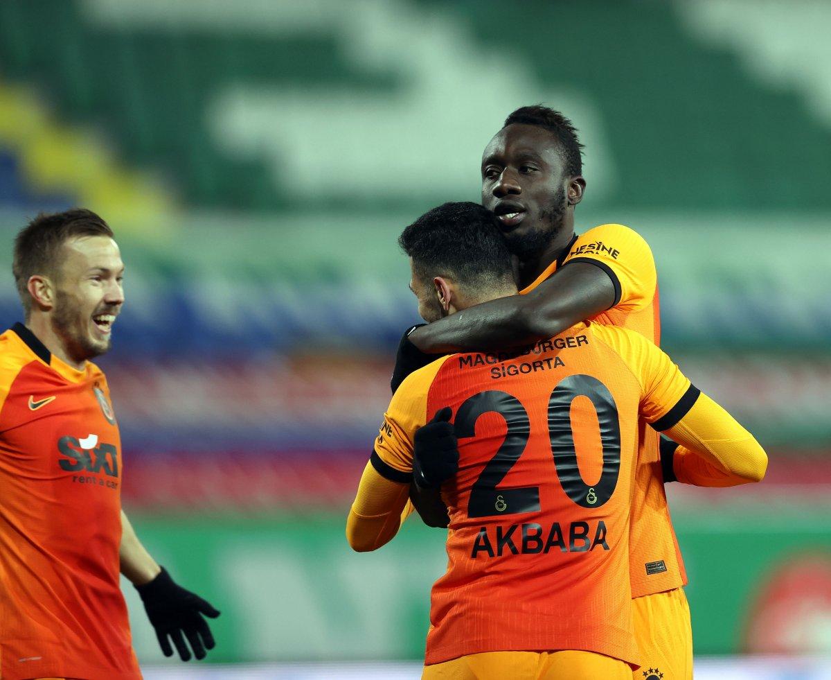 Diagne hat-trick yaptı Galatasaray, Rizespor'u farklı yendi