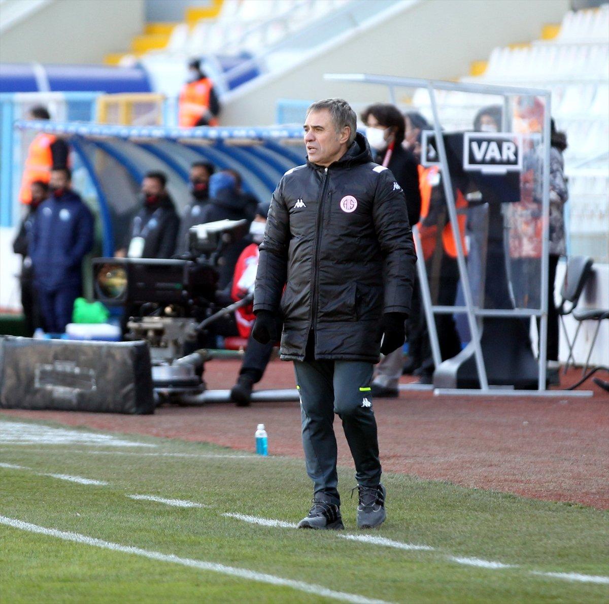 Ersun Yanal'dan VAR kararına tepki: Mikronlar problem oldu