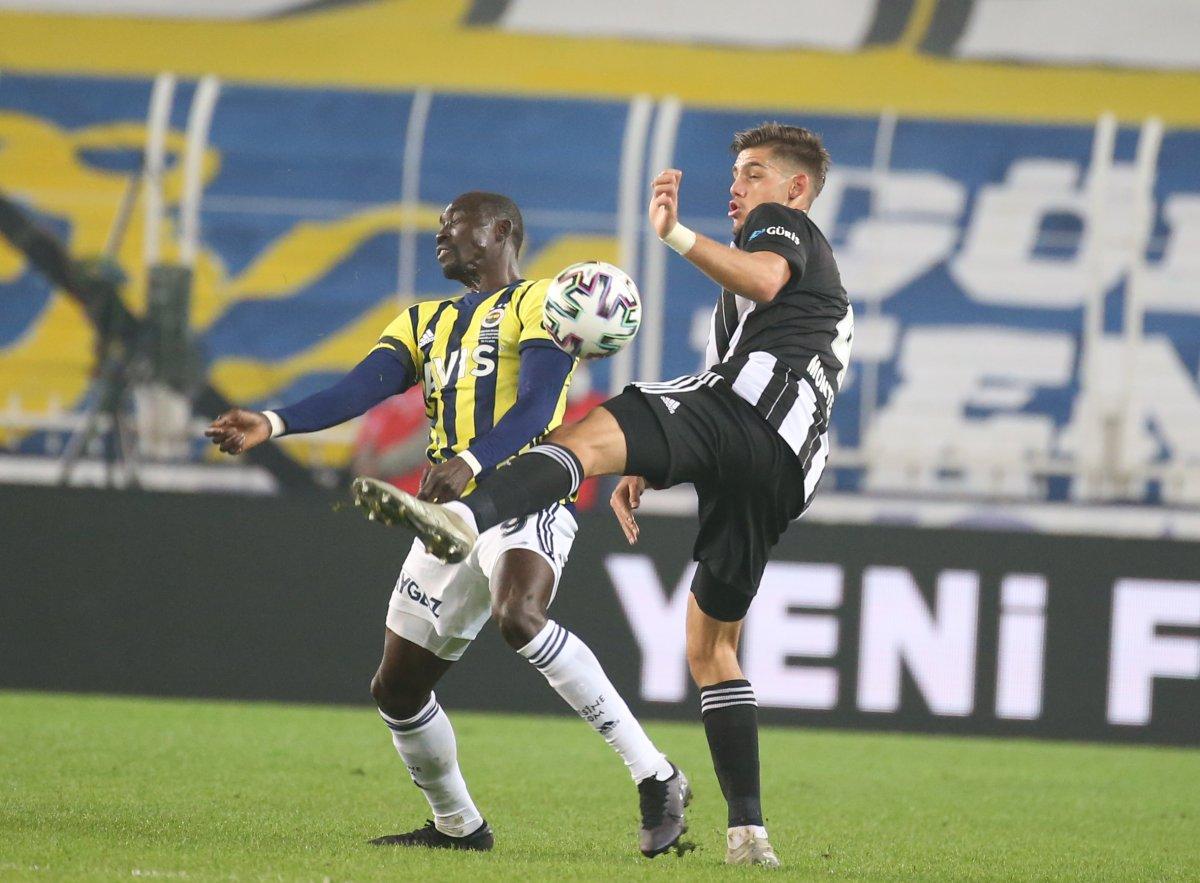 Aboubakar'ın 2. golü öncesi faul beklentisi