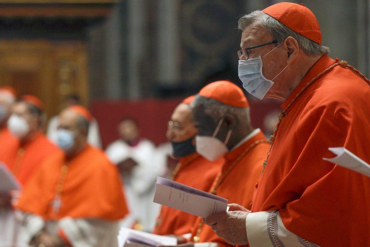 Cinsel tacizden suçlu bulunan Kardinal George Pell, Vatikan'da görüntülendi