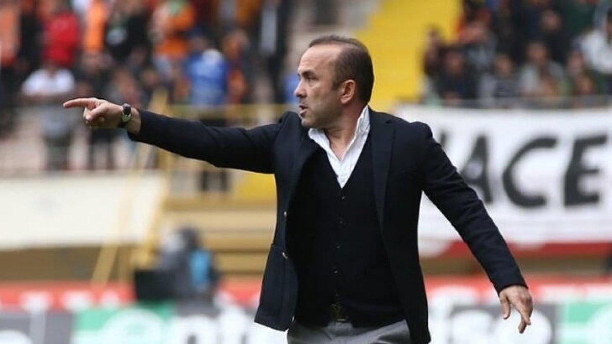 BB Erzurumspor'da Mehmet Özdilek ile yollar ayrıldı